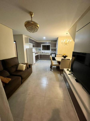 Apt alto padrão mobiliado perto da praia JNF